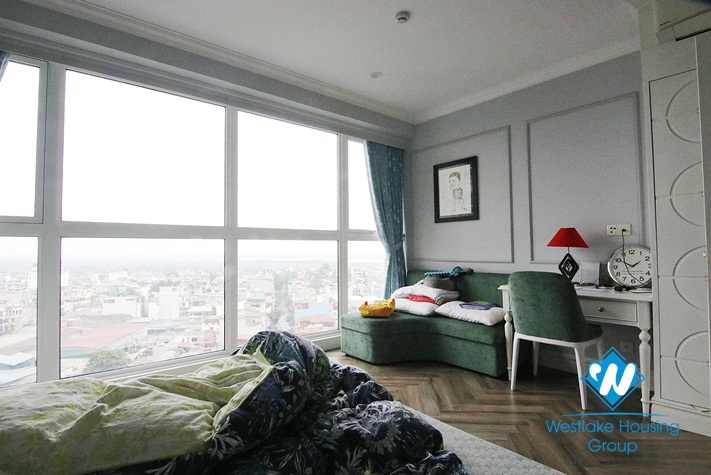 Modern apartment with 3 bedroom apartment for rent in Aqual Center Building 